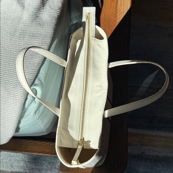 Tory Burch Gemini Link Tote - Picture 11 of 14